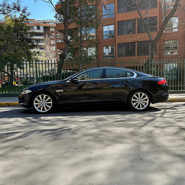 JAGUAR XF 3.0 V6 TURBO AUT 2013 11