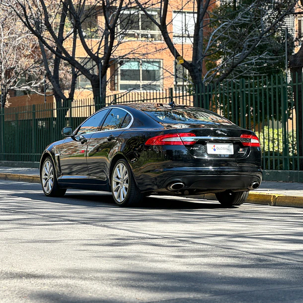 JAGUAR XF 3.0 V6 TURBO AUT 2013 12