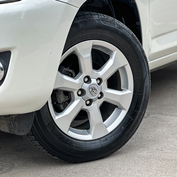 TOYOTA RAV4 2.4 AUT 2012 6