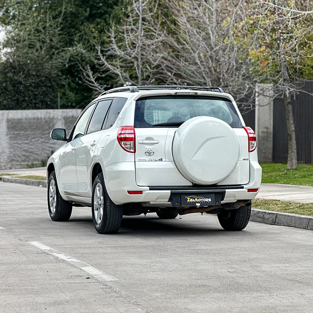 TOYOTA RAV4 2.4 AUT 2012 4
