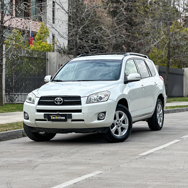 TOYOTA RAV4 2.4 AUT 2012 1