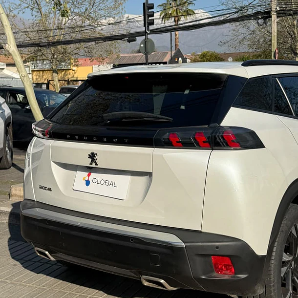 Peugeot 2008 1.2 PURETECH 130 EAT8 2021 3
