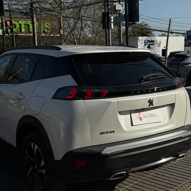Peugeot 2008 1.2 PURETECH 130 EAT8 2021 4