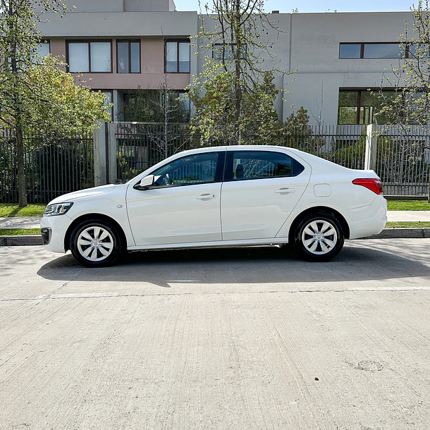 Citroen C- Elysee 1.6 HDI 92  Shine  2022 2