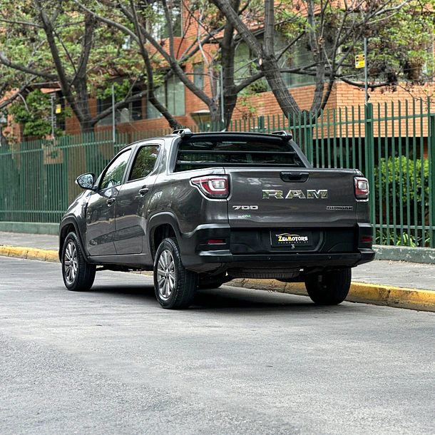 RAM 700 BIGHORN CD 1.6 2022 4