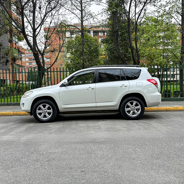 TOYOTA RAV4 2.4 AUT 2012 2
