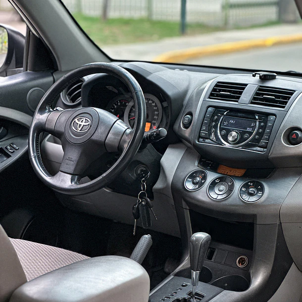 TOYOTA RAV4 2.4 AUT 2012 9