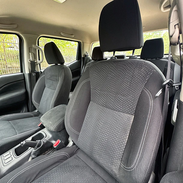 NISSAN NP300 2.3 DCAB 4X2 2021 13