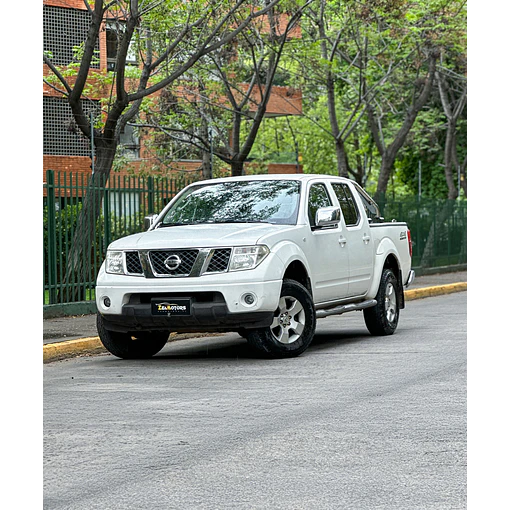 NISSAN NAVARA DCAB LUX LE  4X4  2.5 AUT 2015