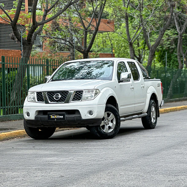 NISSAN NAVARA DCAB LUX LE  4X4  2.5 AUT 2015 1