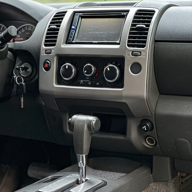 NISSAN NAVARA DCAB LUX LE  4X4  2.5 AUT 2015 13