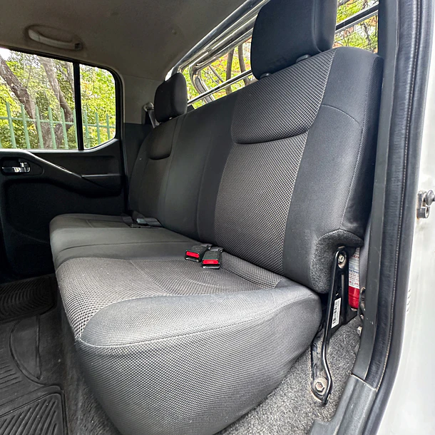 NISSAN NAVARA DCAB LUX LE  4X4  2.5 AUT 2015 16