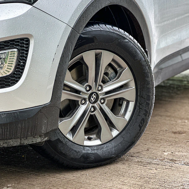 Hyundai Santa Fe — foto 6 de 33