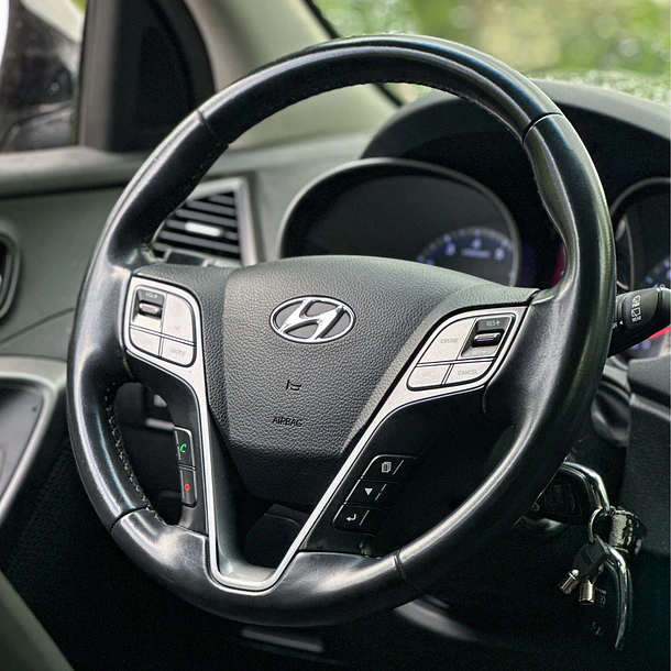 Hyundai Santa Fe — foto 12 de 33