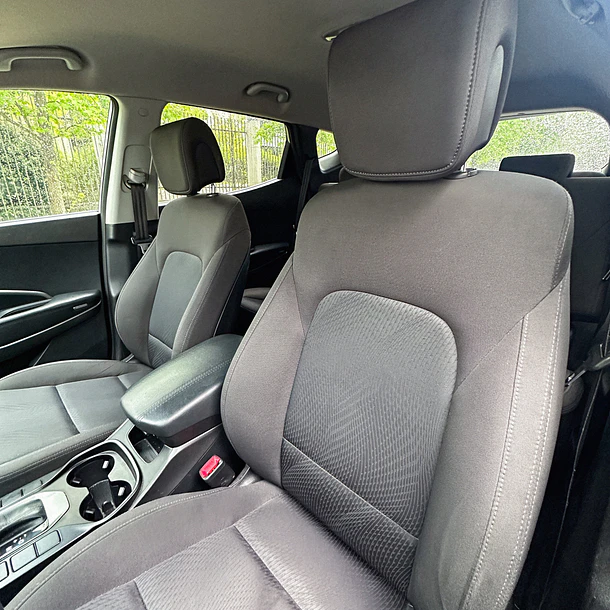 Hyundai Santa Fe — foto 14 de 33