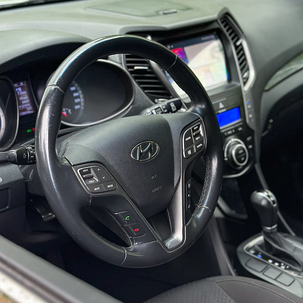Hyundai Santa Fe — foto 7 de 33
