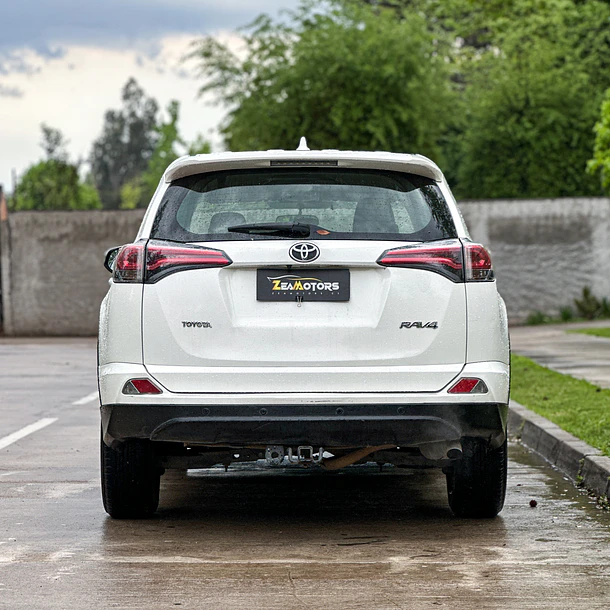 TOYOTA RAV4 2.0 SUPER LUJO 4X2 AT 5P 2018 5