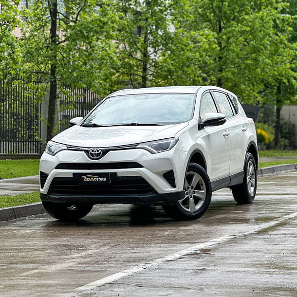 TOYOTA RAV4 2.0 SUPER LUJO 4X2 AT 5P 2018 1