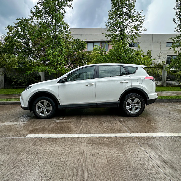 TOYOTA RAV4 2.0 SUPER LUJO 4X2 AT 5P 2018 2