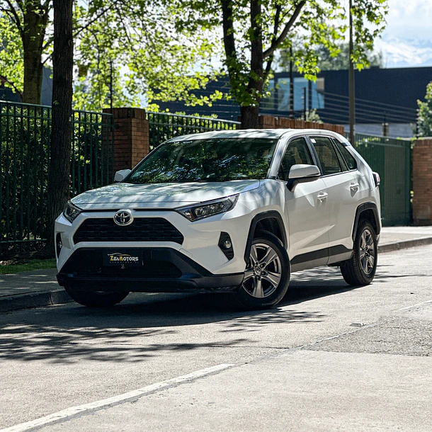 TOYOTA RAV4 LE 4X2 2.0 2023 1