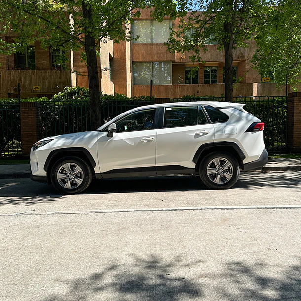 TOYOTA RAV4 LE 4X2 2.0 2023 2