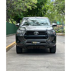 TOYOTA HILUX SR 2.4 DCAB 4X2 MT 2023 3