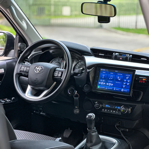 TOYOTA HILUX SR 2.4 DCAB 4X2 MT 2023 10