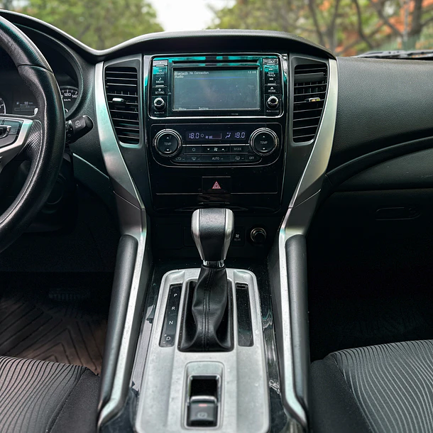 MITSUBISHI MONTERO SPORT 3.0 2019 8