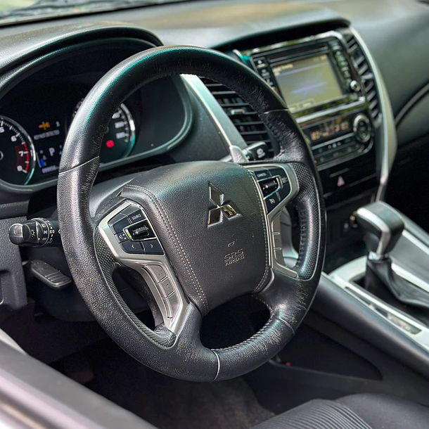 MITSUBISHI MONTERO SPORT 3.0 2019 7