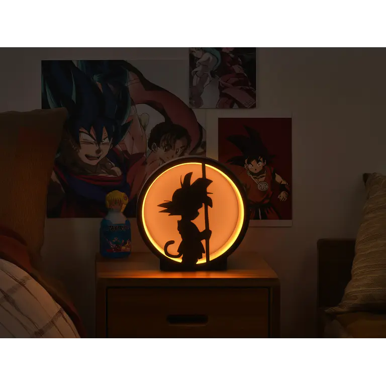 Lámpara LED Anime Guerrero con Báculo – Decoración Geek 1