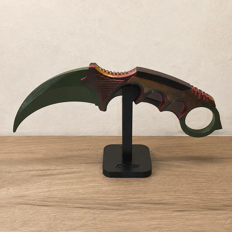 Karambit CS2 con Soporte 4