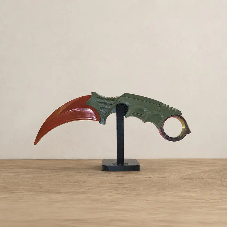 Karambit CS2 con Soporte 2