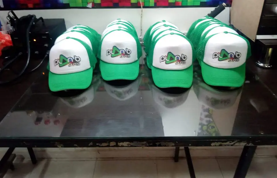 DOCENA GORRA SUBLIMADA 2