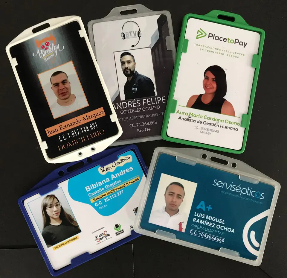 CARNET EMPRESARIAL EN PVC 1