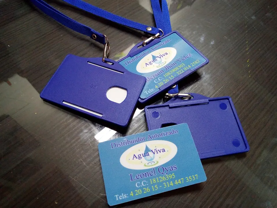 CARNET EMPRESARIAL EN PVC 2