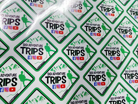 METRO CUADRADO DE STIKERS TROQUELADO