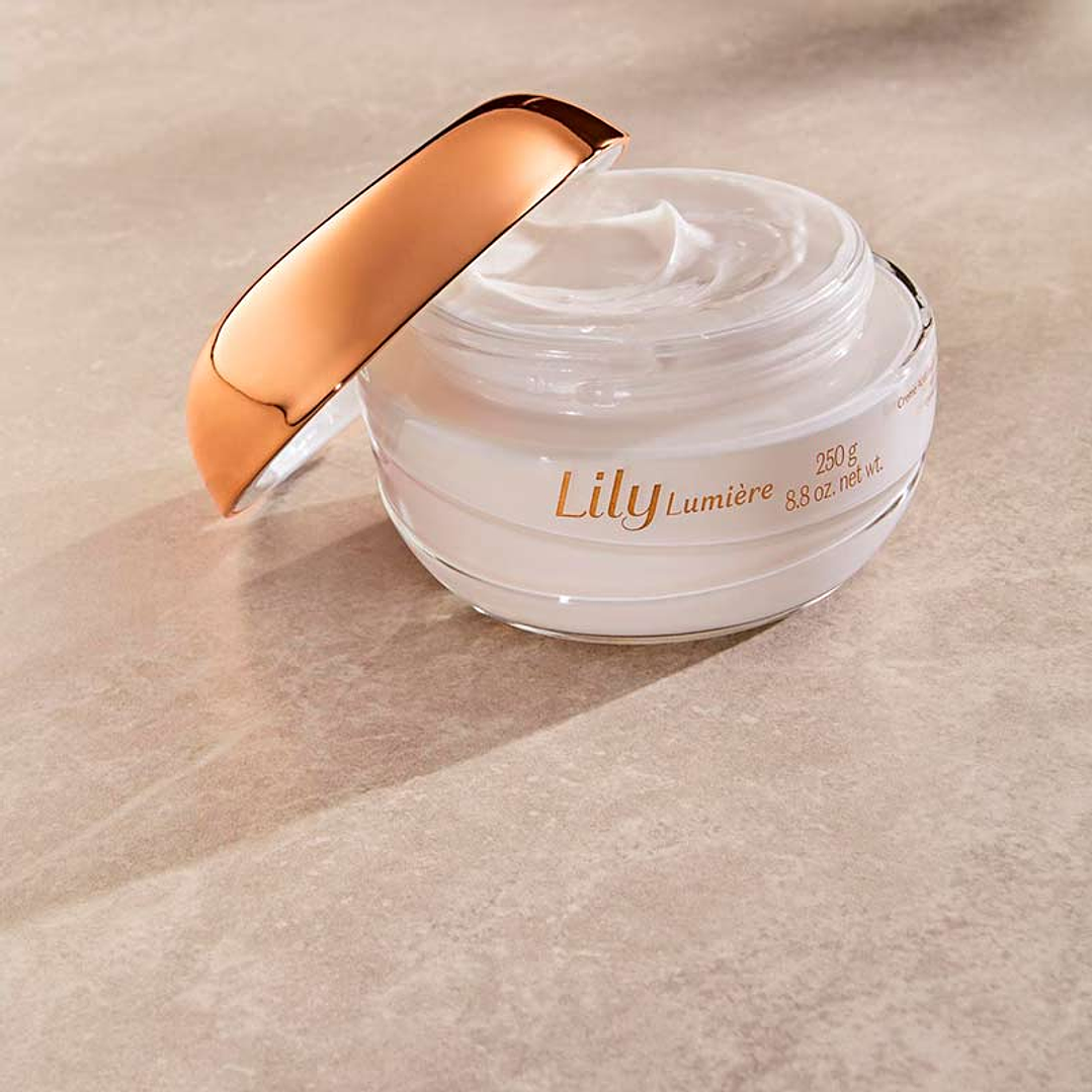 Creme Hidratante Acetinado Lily Lumière, 250g 2