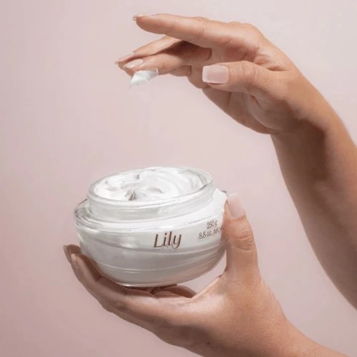Creme Hidratante Acetinado Lily, 250g 4