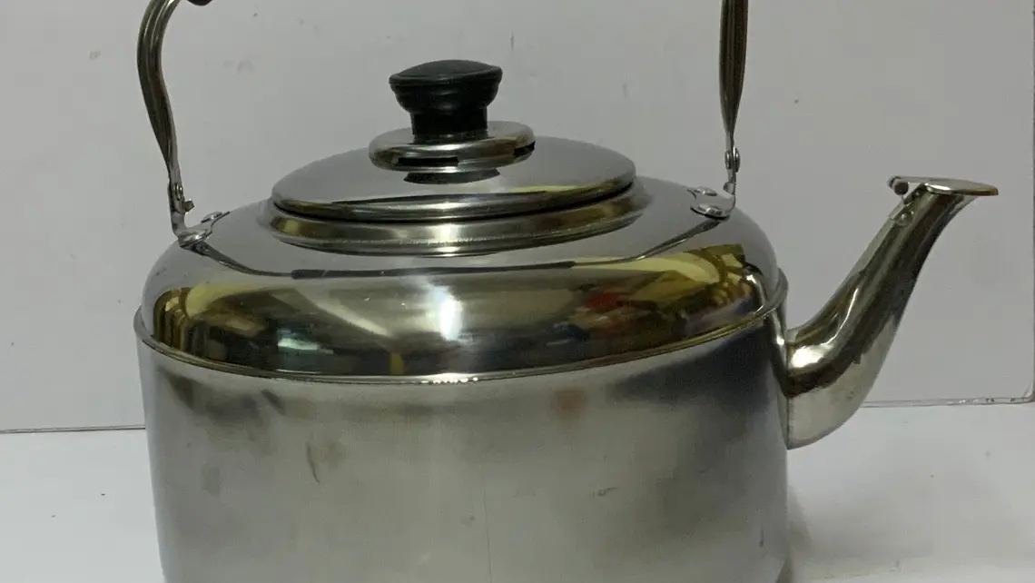  Tetera acero inox 2L (x6) 1