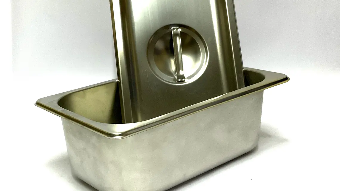  Deposito/salsera gastronomico con tapa 10×14×24CM (x10) 1