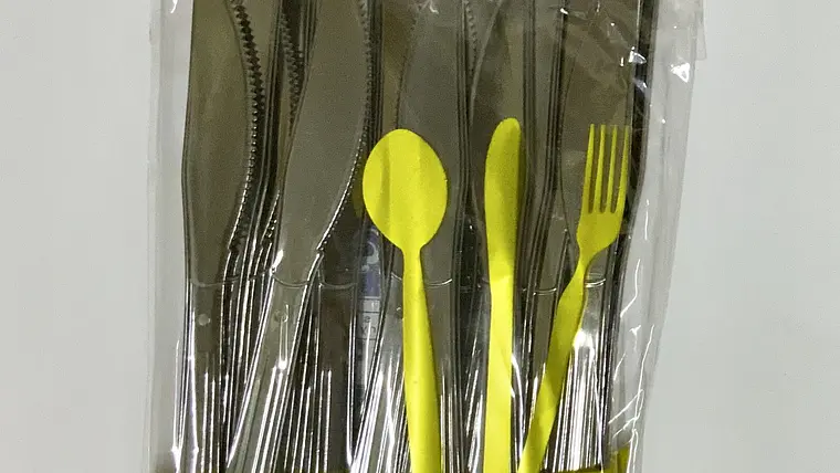Cuchillo de plástico desechable silver 24PCS (x12) 1