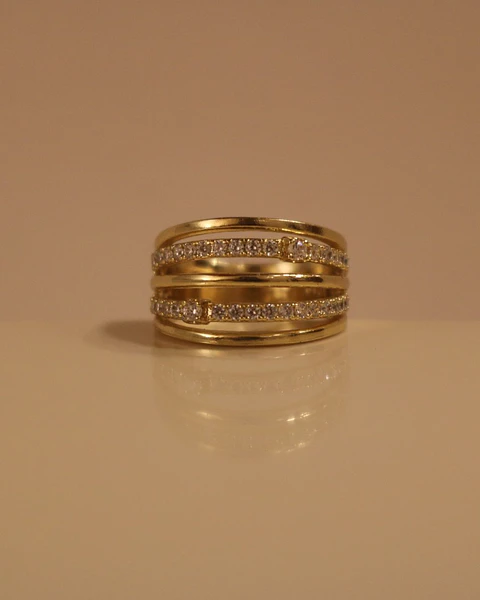 Lucia Ring
