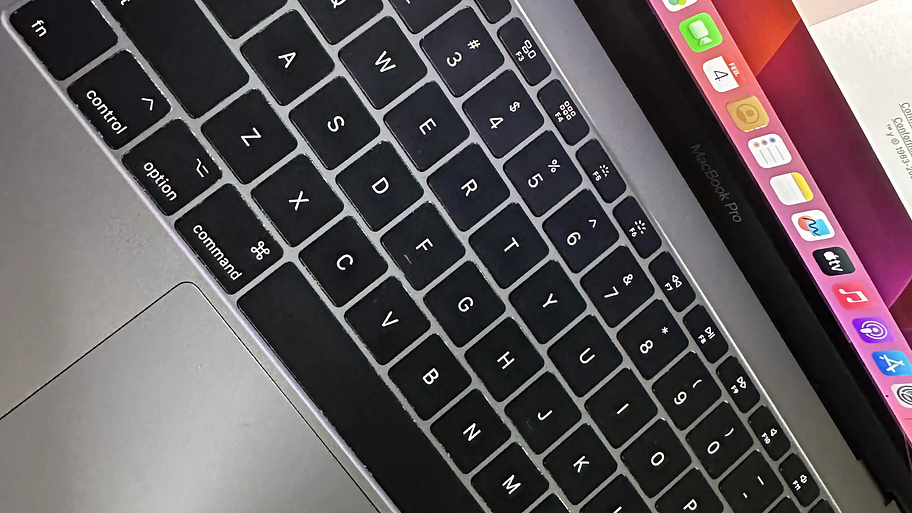 MacBook Pro 2017 - 256GB 3