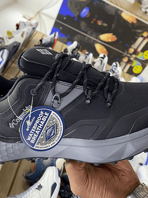 Columbia Waterproof Negro con Gris 