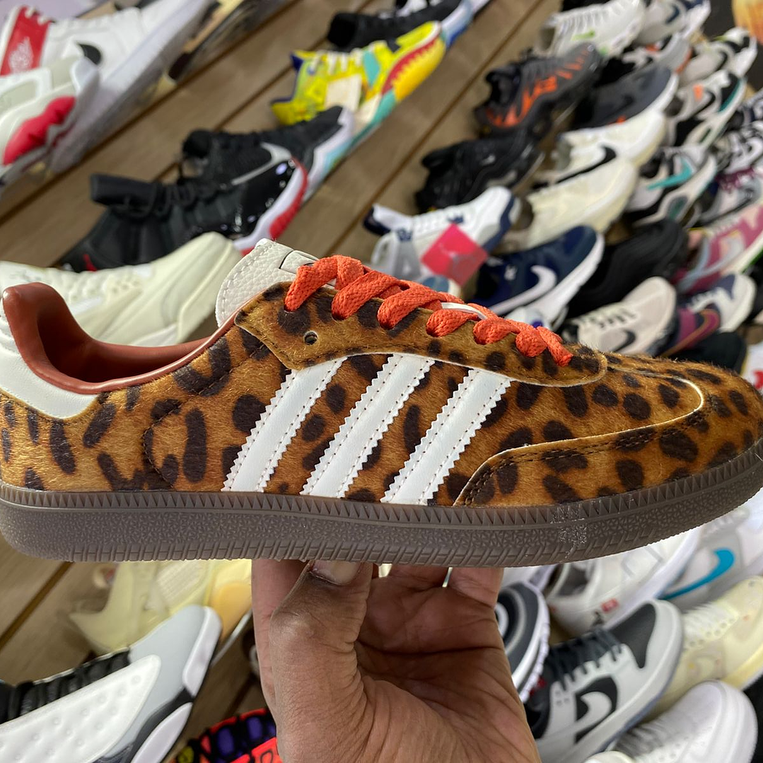 Adidas Samba OG Guepardo con Detalles Blanco  1