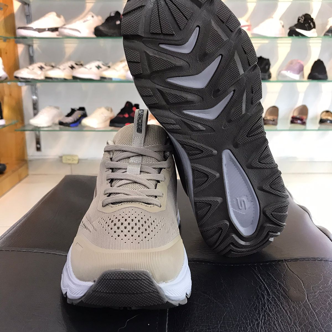 Skechers Max Cushioning Beige 2