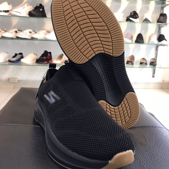 Skechers Slip-On Negro 3