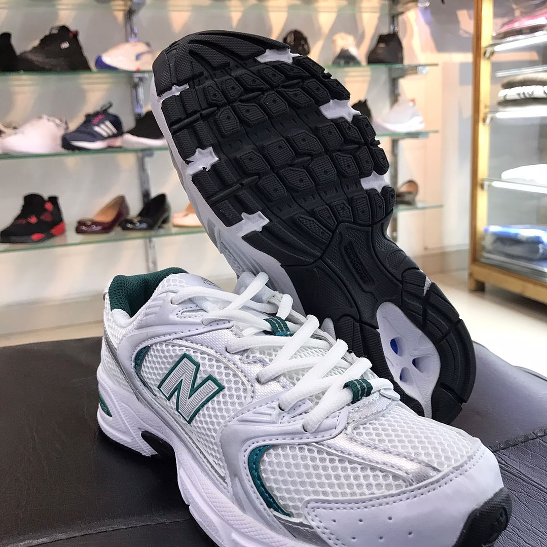 New Balance 530 Blanco y Verde 2