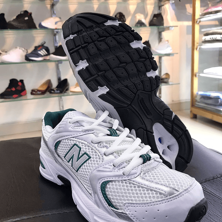 New Balance 530 Blanco y Verde 2