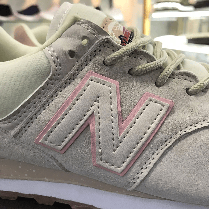New Balance 574 Crema 3